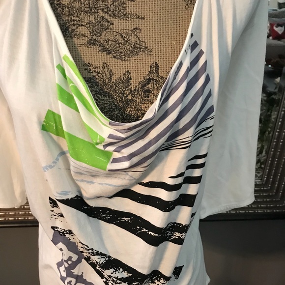 Graphic T-Shirt - Picture 2 of 2